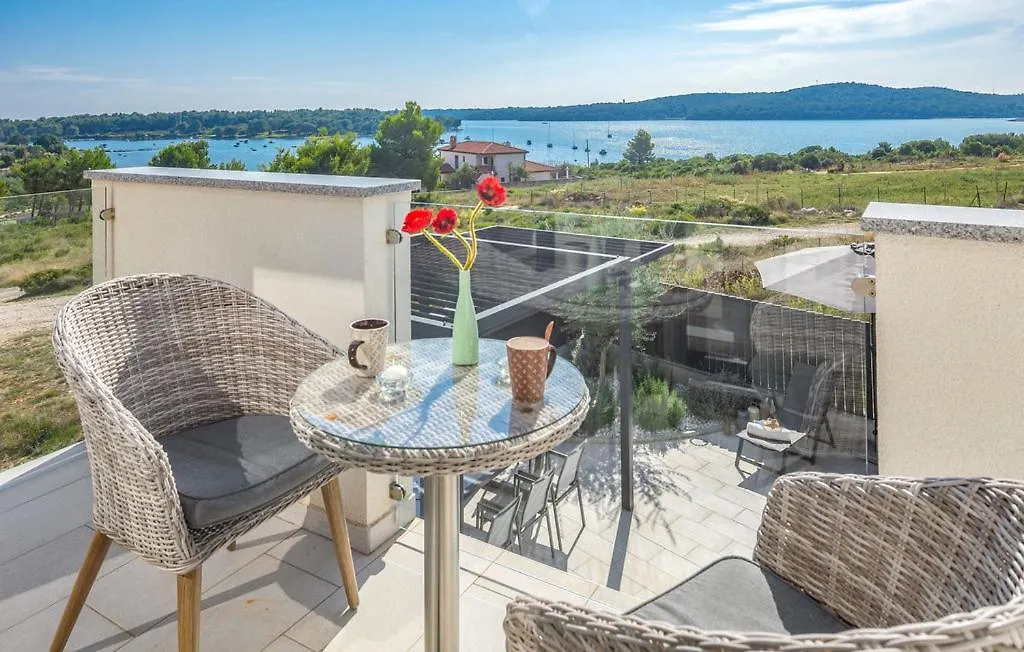 Charming Holiday Villa With Private Pool And Sea View Medulin