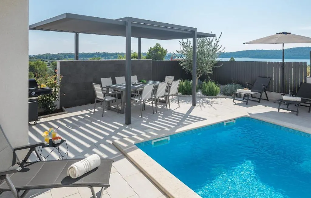 Charming Holiday Villa With Private Pool And Sea View Medulin