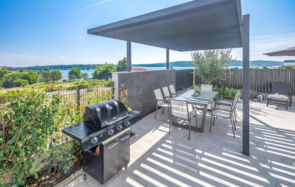 Charming Holiday Villa With Private Pool And Sea View Medulin